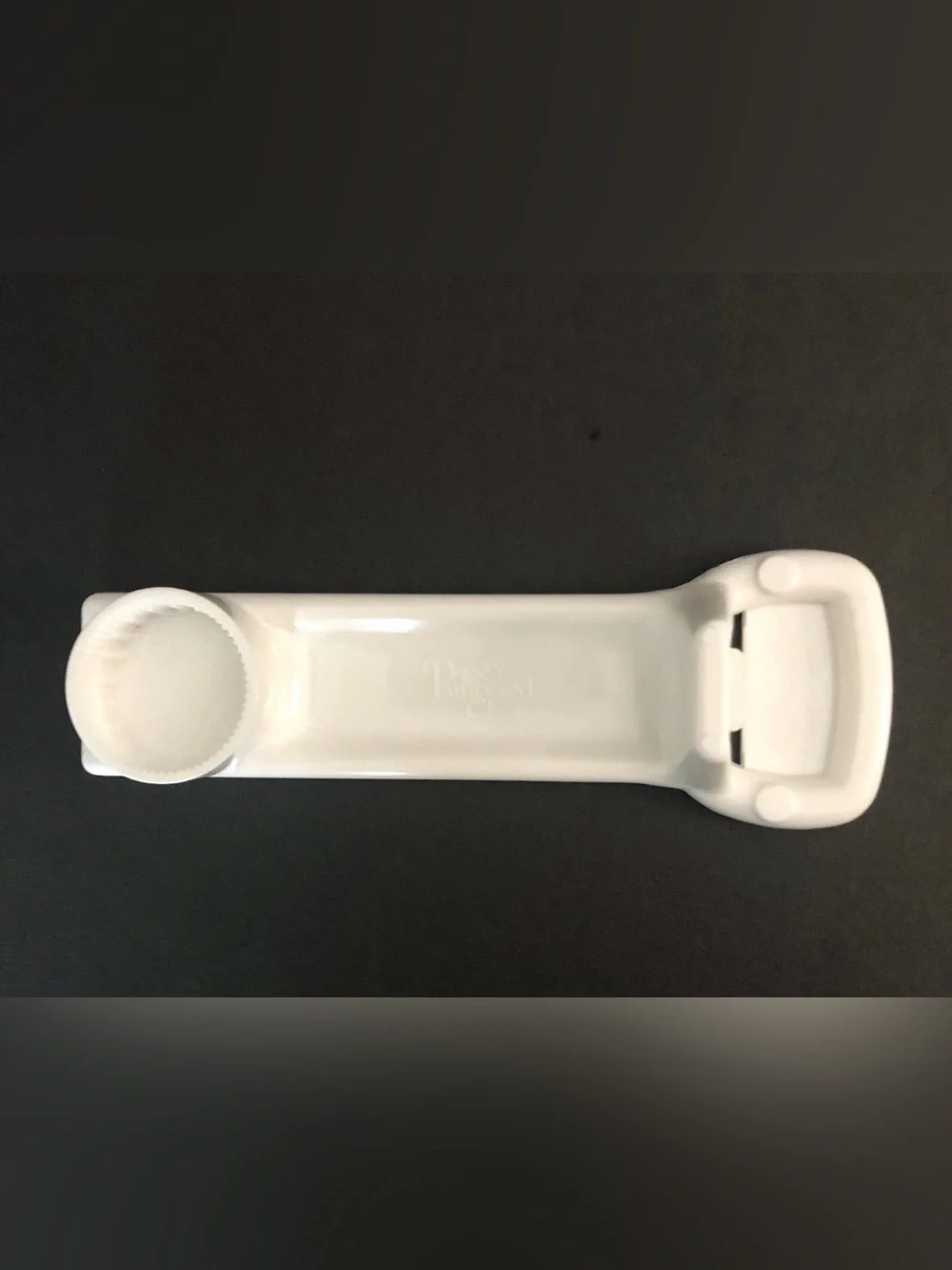 The Pampered Chef Magnetic Easy Opener for Bottles Cans Tabs